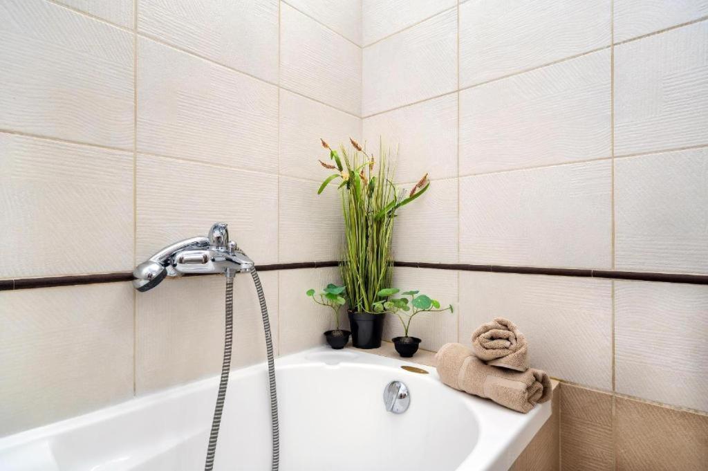Luxury Town Center Suite Apt A2 Ираклио Екстериор снимка
